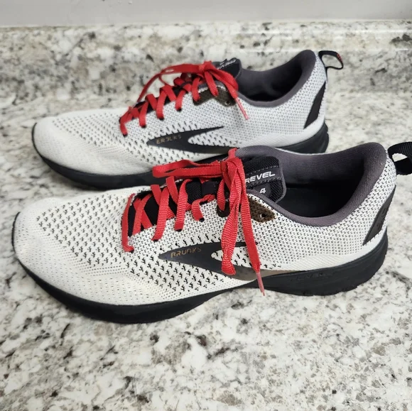 BROOKS REVEL 4 Running Sneakers White/Black/Red Mens Sz 10.5D #1103471D151 - Picture 1 of 6